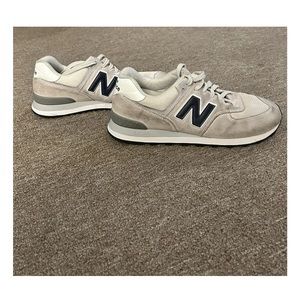 New Balance 574 sneaker for men, in size 10.5